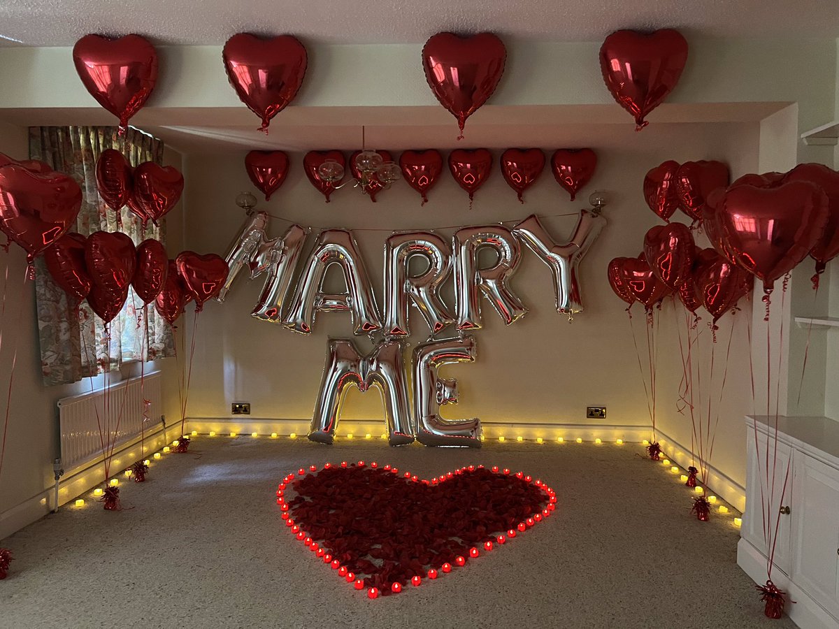 Helping people navigate #property transactions can be an emotional journey. A recent sale really did tug at the heart strings. Keeping the completion date a complete secret Mr surprised his partner with the keys and this wonderful message. Happy to report that she said YES!