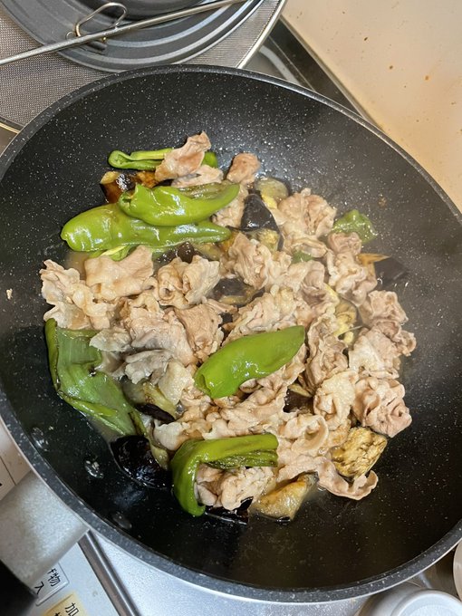 前見かけたヴィーガン用味覇で肉焼くと美味いってのやったけどくそ美味いわこれ https://t.co/iyMmncQnaM