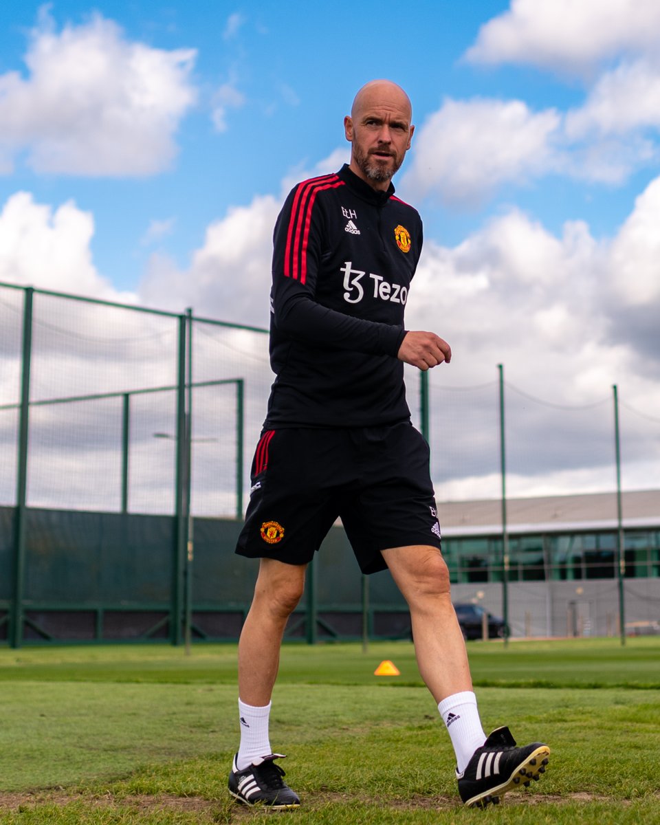 ManUtd's tweet photo. Ready to go to work 👊

#MUFC || #PL https://t.co/ugbx2s0DUK