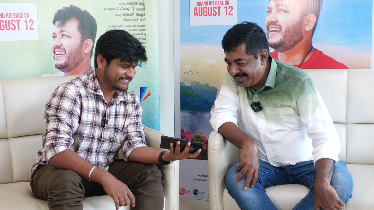 FDFSkannada's tweet photo. Interview With @yogarajofficial 

#gaalipata2 #YogarajBhat @FDFSkannada @Navikanasu https://t.co/v8fv6Ov5YN