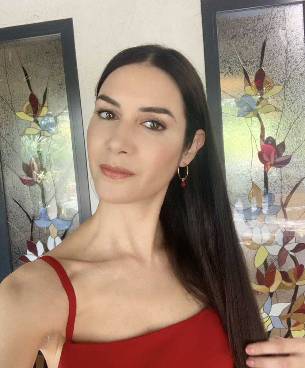 CEM YILMAZ’A HACİZ 
Cem Yılmaz ,oğlu için eski eşi Ahu Yağtu’ya ödediği 10 bin dolarlık (180 bin TL) mahkeme kararıyla 70 bin TL’ye düşürdü. Ahu Yağtu avukatı aracılığıyla istinaf mahkemesine başvurdu , eski eşi Yılmaz’ı icraya verdi.
Çiftin evliliği 20 ay sürmüştü.
#cemyilmaz