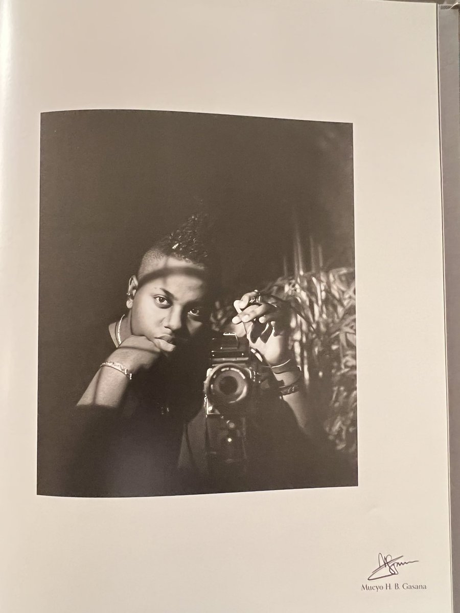 LucyMbabazi's tweet photo. @dailyinterac is TALENT defined.

#MasterWeavers is a Masterpiece! 

My heart is moved by every shot and word! 

Thank you for bringing these stories to light, in such a beautiful and creative way🙏🏾. 

Get yourself a copy🙏🏾 https://t.co/eSvtHbt2ZF