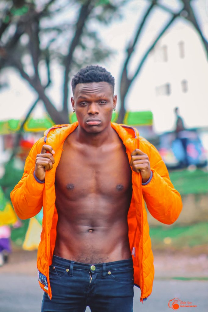 DisKevo's tweet photo. Thee Fashion Icon

#PonDis https://t.co/5Mt6BAr3ww