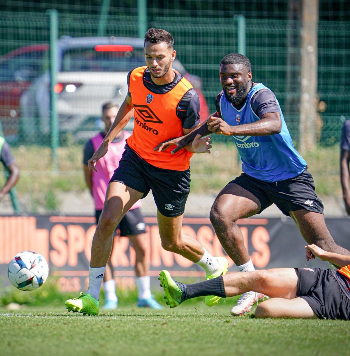 Quand tu refuses des gros salaires du Golfe, Turquie ou Russie pour choisir le projet de Lorient parce que tu as envie de continuer ta progression et faire tes preuves dans un championnat du big 5 européen.

Talbi mérite tout notre respect mais surtout nos encouragements !