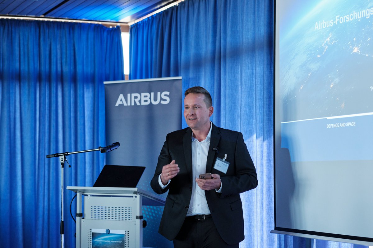 I recently received the Airbus Research Award ‘Claude Dornier’ for my Ph.D. research. I am immensely grateful to @airbus, my advisors and colleagues at @GippLab, @UniKonstanz, @uniGoettingen, @Uni_Wuppertal, @jouhouken, @UCBerkeley, and others, as well as my family and friends!