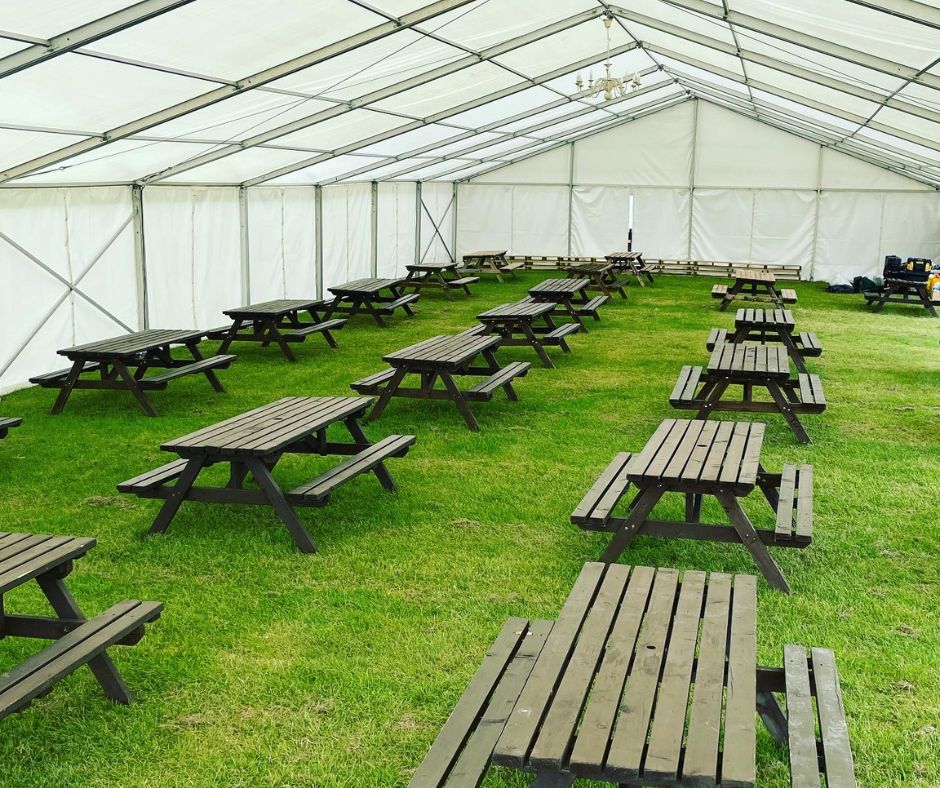 If you are staying with us for MotoGP this weekend then our beer tent is open from 6pm til late this evening 🍻 

bit.ly/3OZFpse