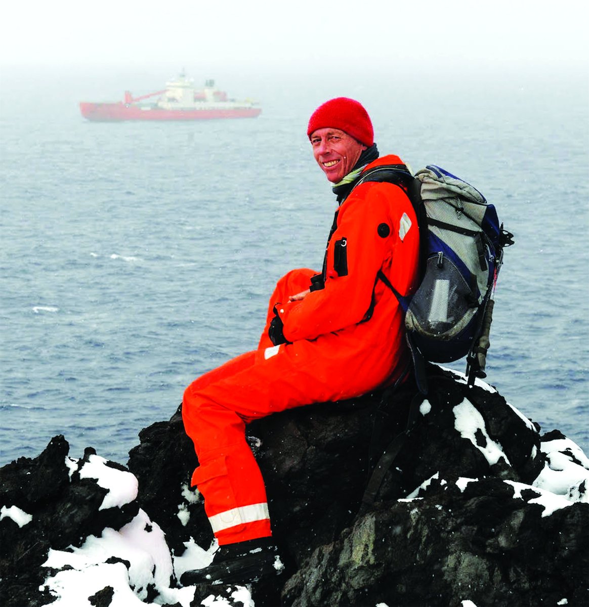 Prof Peter Ryan, Director of <a href="/Fitztitute/">FitzPatrick Ins</a>  has been awarded the Gill Memorial Medal. Read all about his award here: bit.ly/3OSvJzC
Photo: Peter Ryan on Scott Island in the Ross Sea, Antarctica. Photo Credit: François Bernard
<a href="/ostrichJAO/">Ostrich Journal of African Ornithology</a> <a href="/honeyguide/">Claire Spottiswoode</a> <a href="/BirdLife_SA/">BirdLife South Africa 🇿🇦</a> @Birdlife