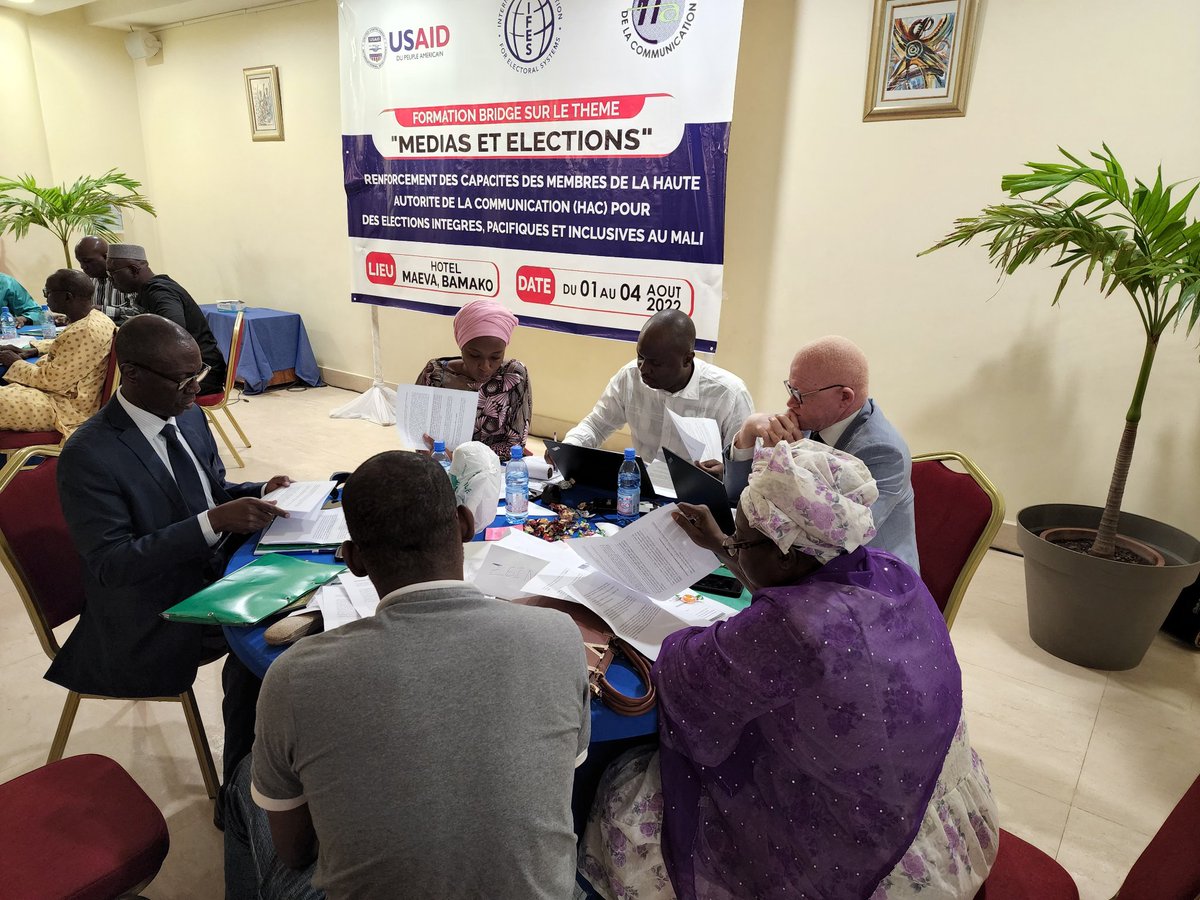 3rd day of the #Bridge training organized by #IFES and funded by #usaid for #media stakeholders in #mali on "media and elections", "#gender and elections" and "#Handicap and #elections". <a href="/IFES1987/">IFES</a> @USAIDMali <a href="/IFESAfrica/">IFES Africa</a> <a href="/UN_MINUSMA/">MINUSMA</a> @IFESGender <a href="/UnHandicap/">Un Handicapé</a>
