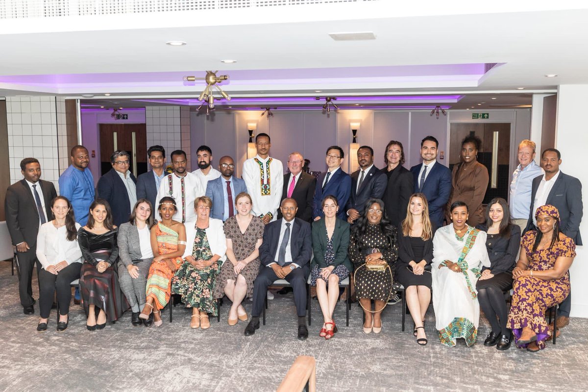 Last week we said goodbye to our Chevening Ethiopian Leadership Fellows 👋 

Now, we're pleased to announce the opening of applications for this fellowship, amongst others for 2023-2024!
 
Interested in expanding your network and learning new skills? 👉 chevening.org/fellowships/fi…