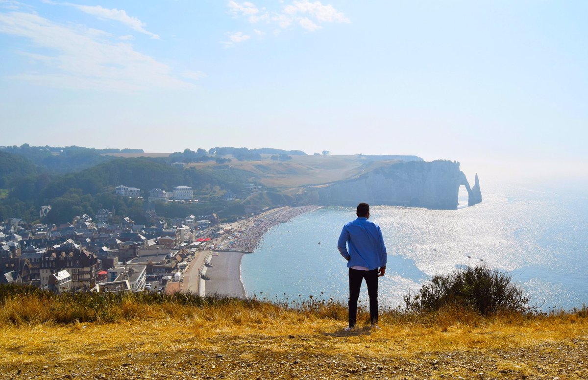 Encyclopedia of Colorful Getaways (Ismaïl Alsaïdi) tweet media