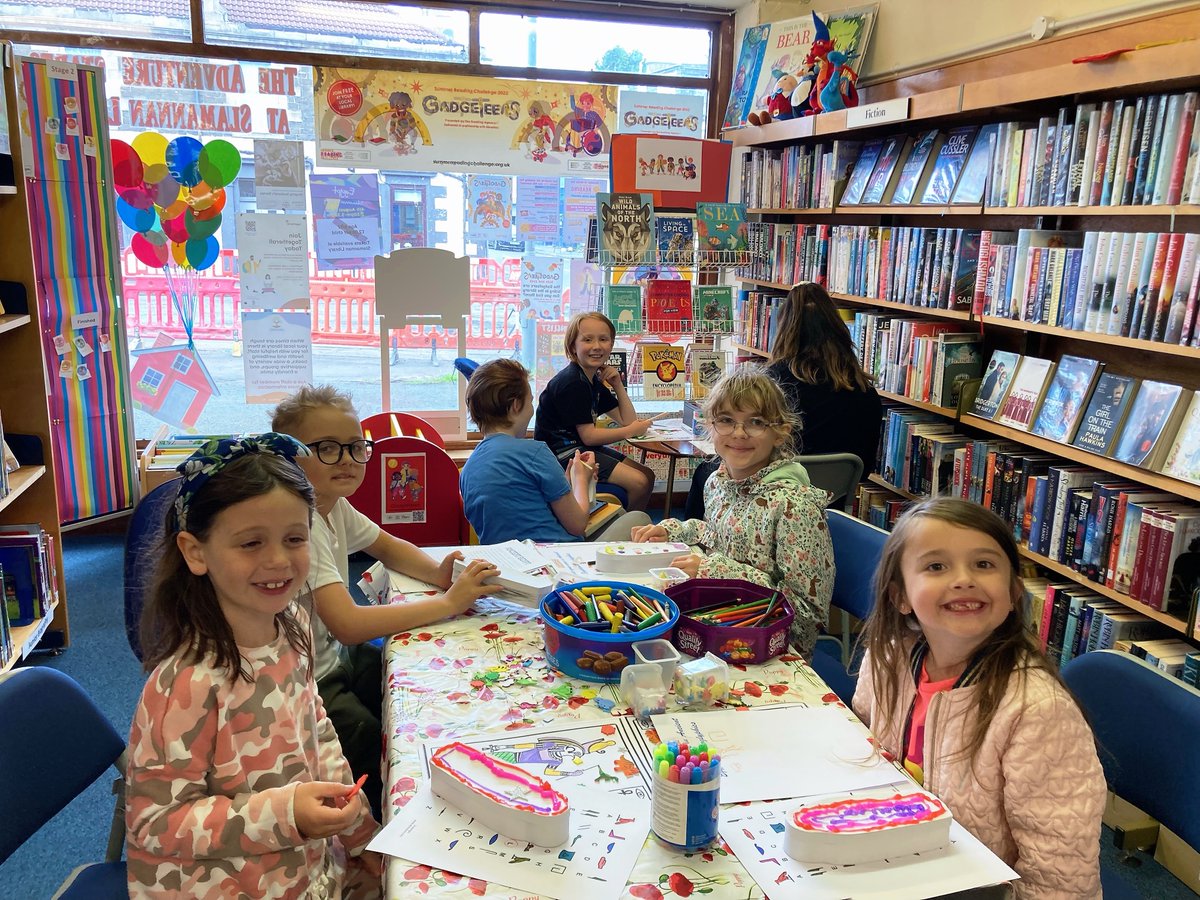 LibFalkirk's tweet image. A happy bunch at #Slamannan's Egyptian-themed craft sessions. Great work, everyone!
More summer events to come: bit.ly/flc_libsummer