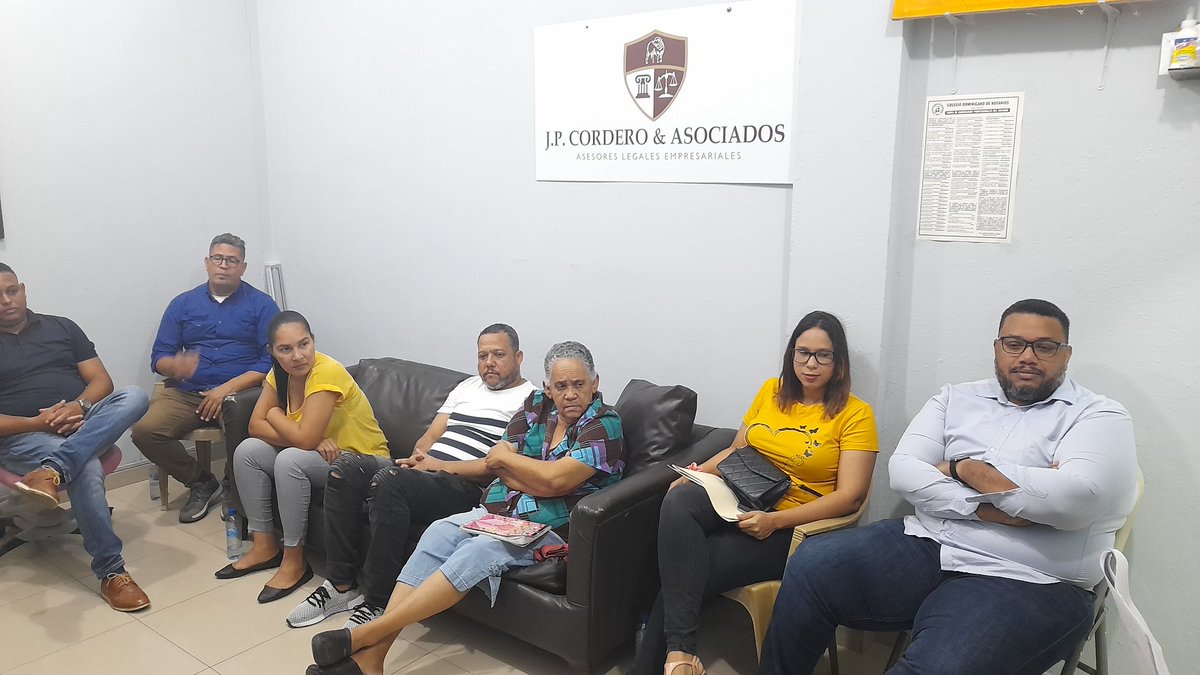 IntermedioReal's tweet photo. Reunión Ordinaria Comité Intermedio Camino Real. @CasaNacionalPLD #PLDcrece https://t.co/OJPG6Fx7n2