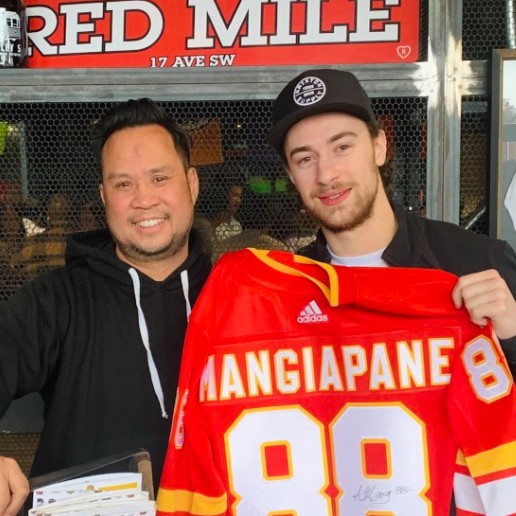 Trolley_5's tweet image. 🍞 EAT BREAD NOT MAN! We are thrilled to see Mangiapane extending with the 🔥 🔥🔥 here at the #HeartOfTheRedMile

#YourCommunityBrewpub #EatBread