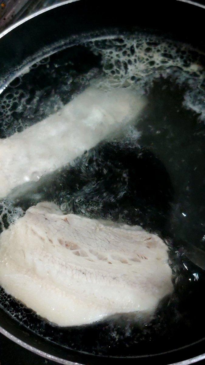 悲報 ラフテーを作るために豚ブロックを茹でた直後に調理時間を知る 村名ばなな子 のイラスト