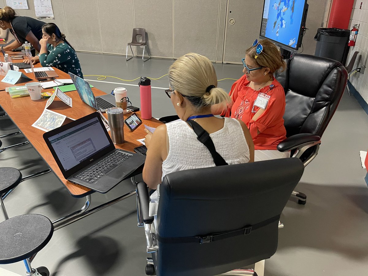 MsFigueroa10's tweet photo. Sparring with their exemplars #AliefBootCamp @Alexander_AISD @AliefLearns https://t.co/rKu8rSehkX