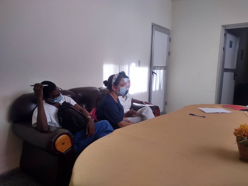 DMSaludMatanzas's tweet photo. Entrega de guardia en el policlínico Carlos Verdugo, fuerte accionar en la toma de estrategias para trabajar en las zonas con mayor incidencias de síndromes febriles y la inmediatez en las acciones.
#CubaPorLaPaz 
@WongCorrales 
@SuselyMorfaG 
@BYunisexky https://t.co/7iAdelJcvX