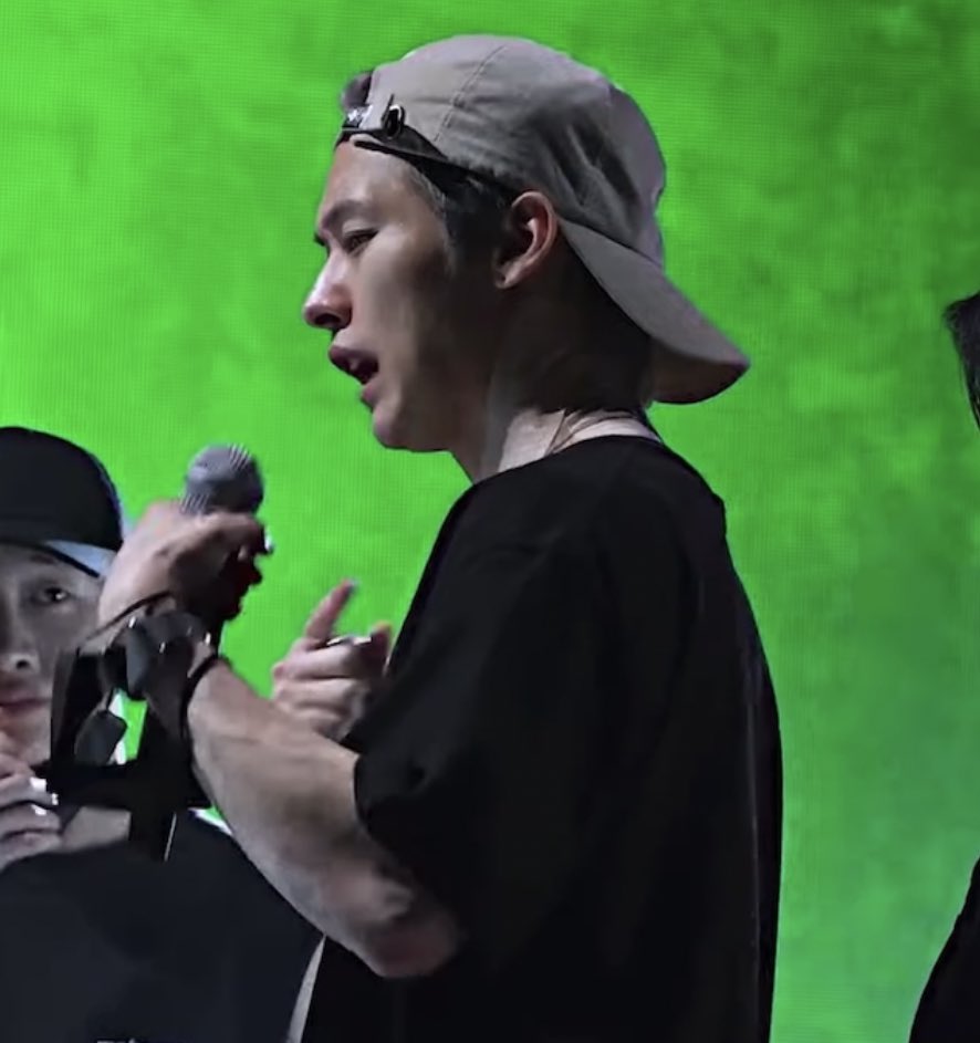 LEE KNOW’S DUALITY ???