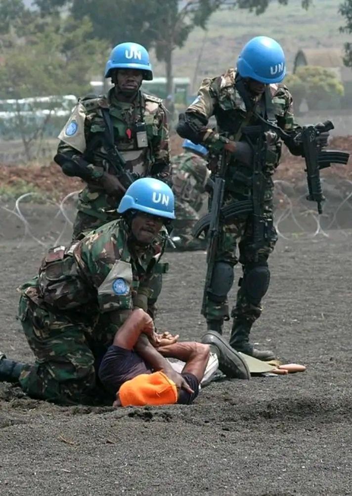 ShabaniLoswire's tweet photo. #Goma #MonuscoMustGo

Pour enterrer dignement les citoyens congolais abattus en ville de goma par les casques bleus de la #Monusco, les mouvements citoyens et groupes de pression décrètent une journée sans travail demain vendredi 05/08/2022. À bon entendeur demi-mot suffit. https://t.co/suaJITgGfZ