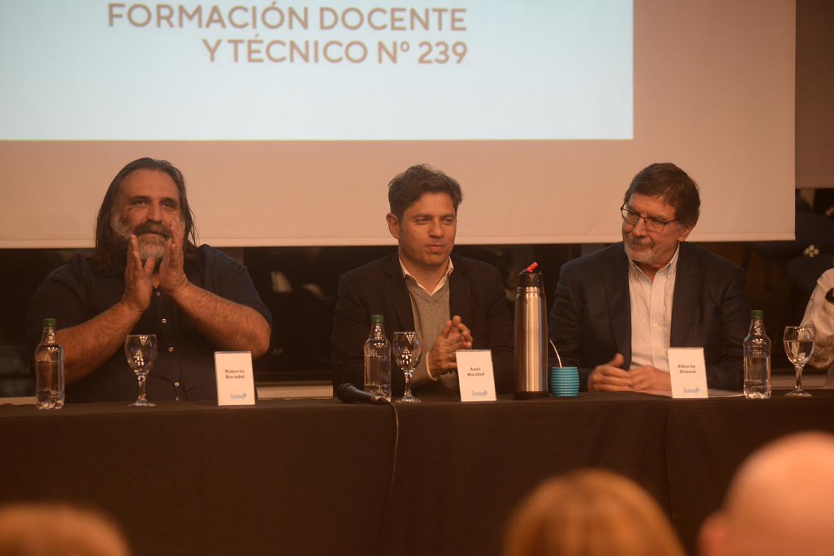 plambertini's tweet photo. Participé junto al Gobernador @Kicillofok, el ministro @AlbertoSileoni y el Sec. Gral. @RobiBaradel en la inauguración del ISFDyT N°239 en @SUTEBAProvincia

Esas aulas son fundamentales para formar a los que forman. Gracias por el amor y el compromiso con la educación pública. https://t.co/H86NH6t8lU