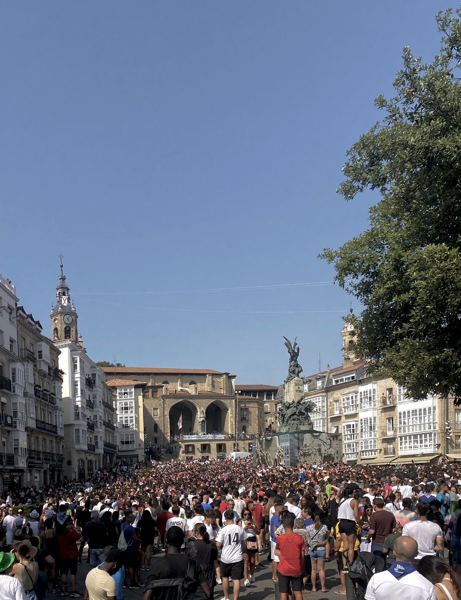 Gasteizen dena prest Zeledoni ongietorria egiteko. ✨

<a href="/euskadi_irratia/">Euskadi Irratia</a>