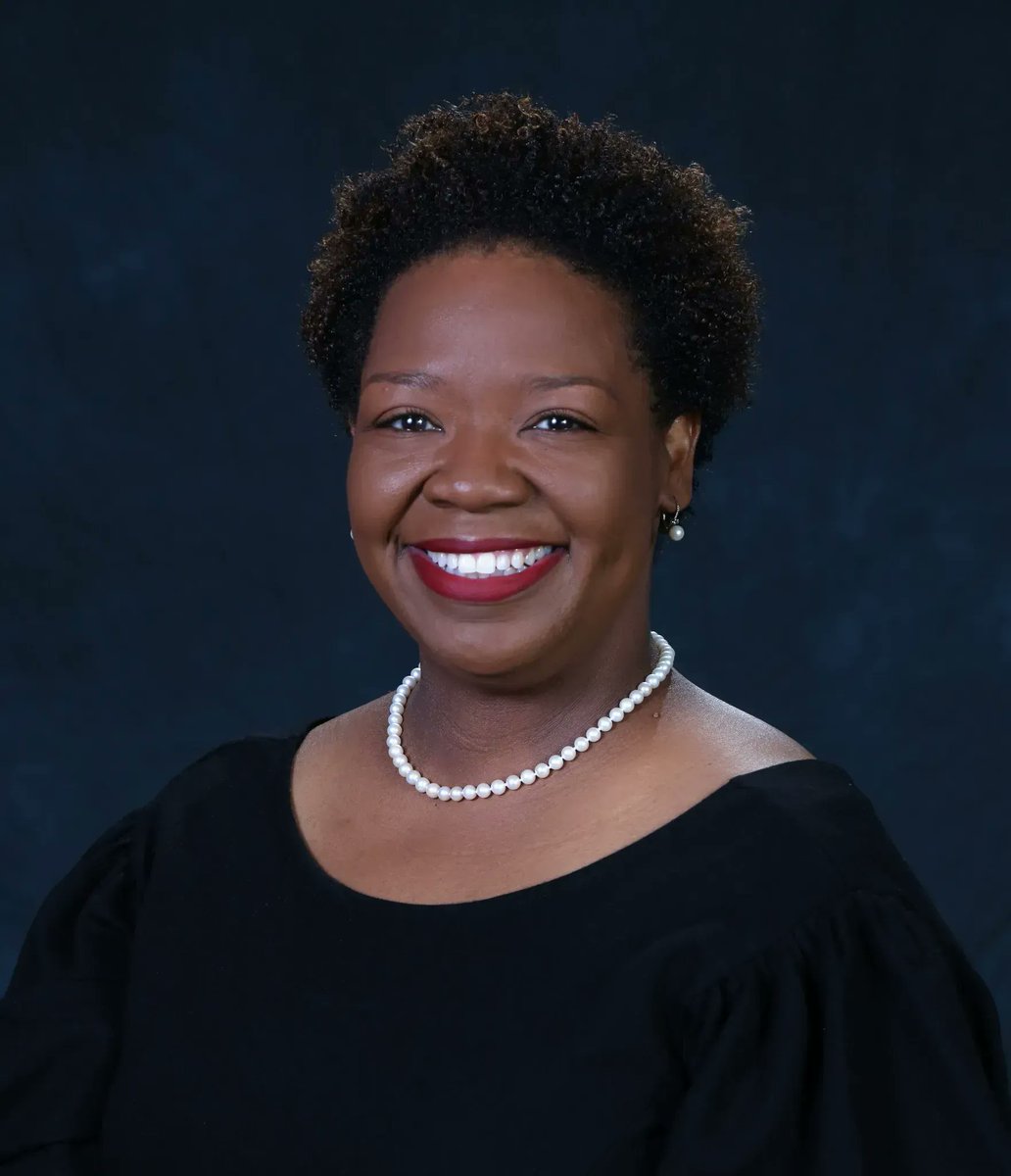 springhill_1830's tweet photo. Congratulations to Spring Hill Alumna Johnnie Williams '97, recently named principal of Phillips Preparatory School in Mobile! She has served in many different capacities in her 24 years with Mobile County Public School System (MCPSS). #gobadgers #shcfamily https://t.co/e1WrF68bQV