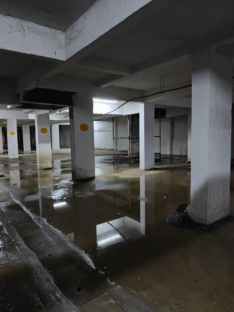 Its_BhaskarC's tweet photo. @VWE_Bengaluru @OfficeRera @RERAKarnataka @BbmpEast @BlrCityPolice @EstatesVenkat @VenkatSogasani @EstatesVenkat has promised us flat delivery in livable condition and took 100% flat amount. There is no proper BESCOM,water, maintenance. He abandoned us in the dark and not showed up in the last 2.5 years.@BBMPEastZone @DgpKarnataka1 @BangaloreICAI @OfficeRera https://t.co/XVEOpxPZ0G