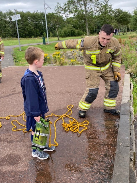 SFRS_Lan's tweet photo. Coatbridge Amber Watch were at Drumpellier Park on Sun running a Water Safety Initiative🛟
Crews demonstrated the lightweight portable pump and hose inflation kit and showed families how to use hoses and throwlines. Working towards a #SaferSummer for our community.
#staywatersafe https://t.co/63CUenssT4