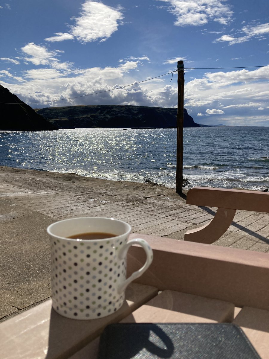 ThompsonJulian's tweet photo. Time for the obligatory afternoon tea……not a bad view for it https://t.co/bbprhBZkbK