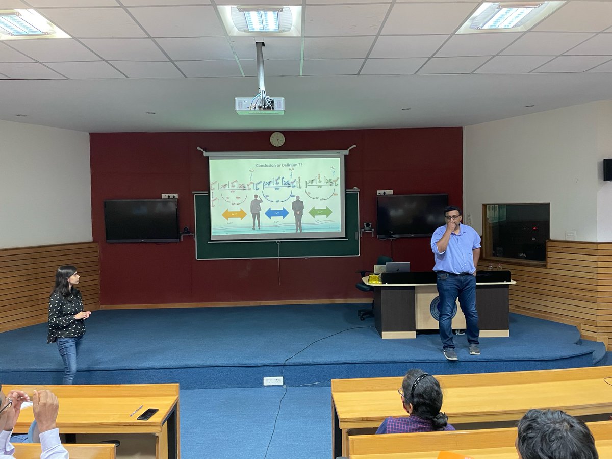 chm_iiserb's tweet image. It was a great pleasure hosting Prof. Abhishek Dey @DeyIACS, Senior Professor @iacskolkata  to deliver a lecture on the topic “Multi-proton multi-electron Reduction of Diatomics” and interact with our students @chm_iiserb @iiserbhopal