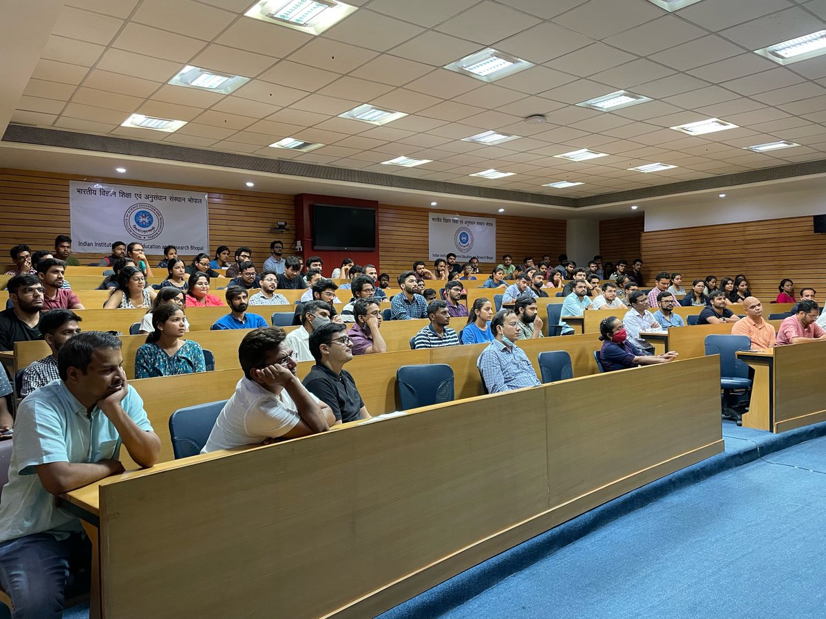 chm_iiserb's tweet image. It was a great pleasure hosting Prof. Abhishek Dey @DeyIACS, Senior Professor @iacskolkata  to deliver a lecture on the topic “Multi-proton multi-electron Reduction of Diatomics” and interact with our students @chm_iiserb @iiserbhopal