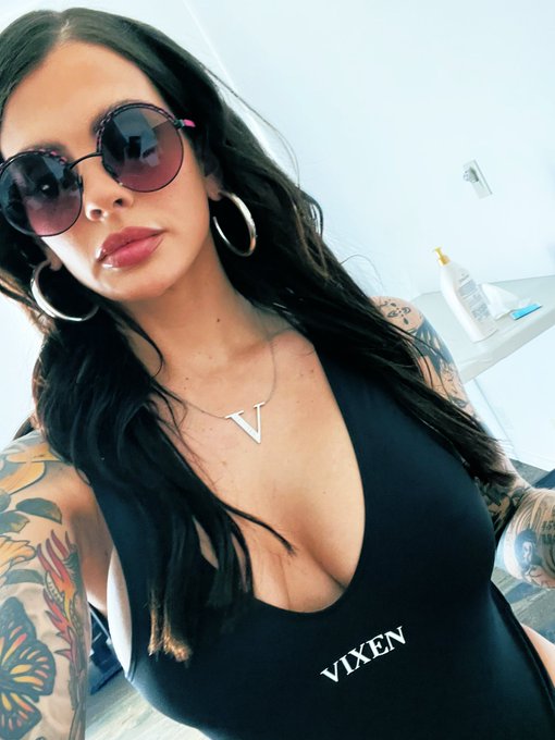 Good morning from Tits McGee https://t.co/fYlOb1iwby