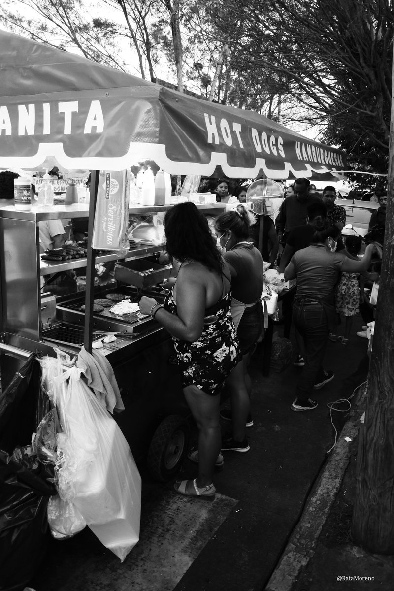 rmcasado's tweet photo. #picoftheday #fotodeldia
#streetfood
#streetphotography #streetphotographers
#bwphotography
#bwphoto #bw #blackandwhitephoto
#blackandwhitephotography
#worldframeclubbw
#explore_bnw
#spi_collective
#SPiCollective
#nikon1 #nikon1j5 #j5
@NikonMX
@Love_Veracruz_ https://t.co/crBRwg6gJq