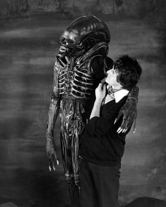 el_zombo's tweet photo. Behind The Scenes of Alien (1979)  
#retrohorror https://t.co/R0lbebWmOr
