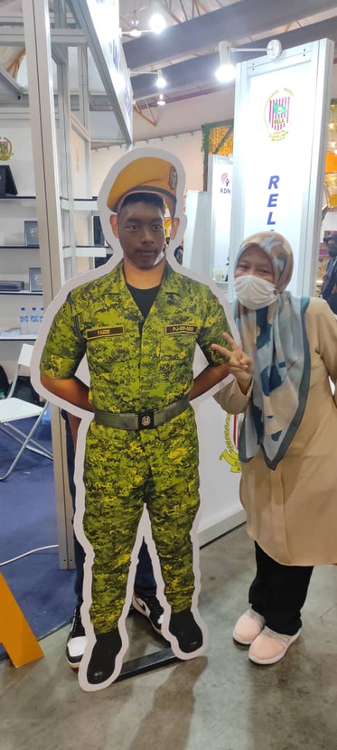 4 Ogos 2022 | <a href="/maepsserdang/">MAEPS Serdang</a> :
Bersempena MAHA 2022, Kementerian Dalam Negeri (KDN) memenuhi jemputan @mafimalaysia dgn penyertaan pameran dr <a href="/penjaramalaysia/">Penjara Malaysia</a>, <a href="/PDRMsia/">Polis Diraja M'sia</a>, <a href="/AADKMalaysia/">Agensi Antidadah Kebangsaan Malaysia</a>, <a href="/jpnhqofficial/">Jabatan Pendaftaran Negara 🇲🇾</a> &amp; RELA yg bmula hari ini sehingga 14 Ogos 2022.
#KeselamatanTanggungjawabBersama