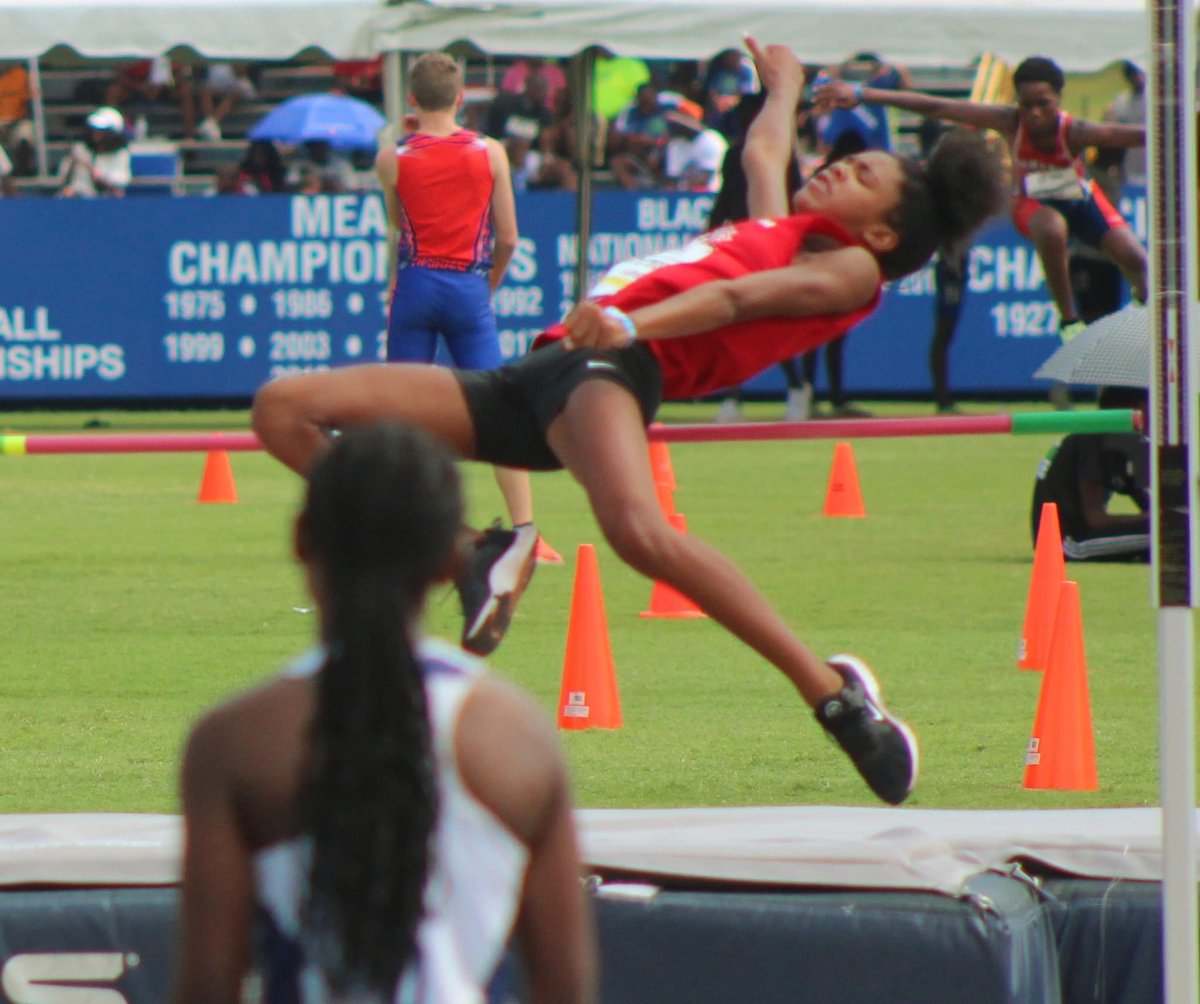 MariahHutton1's tweet photo. @AAUTrackNField 
  I had so much fun at this years junior Olympics didn’t take first but 13th isn’t so bad out of 64 and my first year in track and field only way is up from here. Thank you again https://t.co/jlONTGvVzT