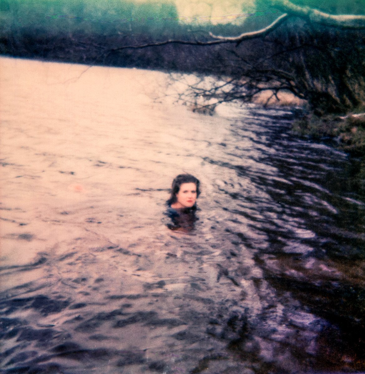 Jelly Tots is out tomorrrow!!! You can pre-save and the likes here: emubands.ffm.to/jellytots