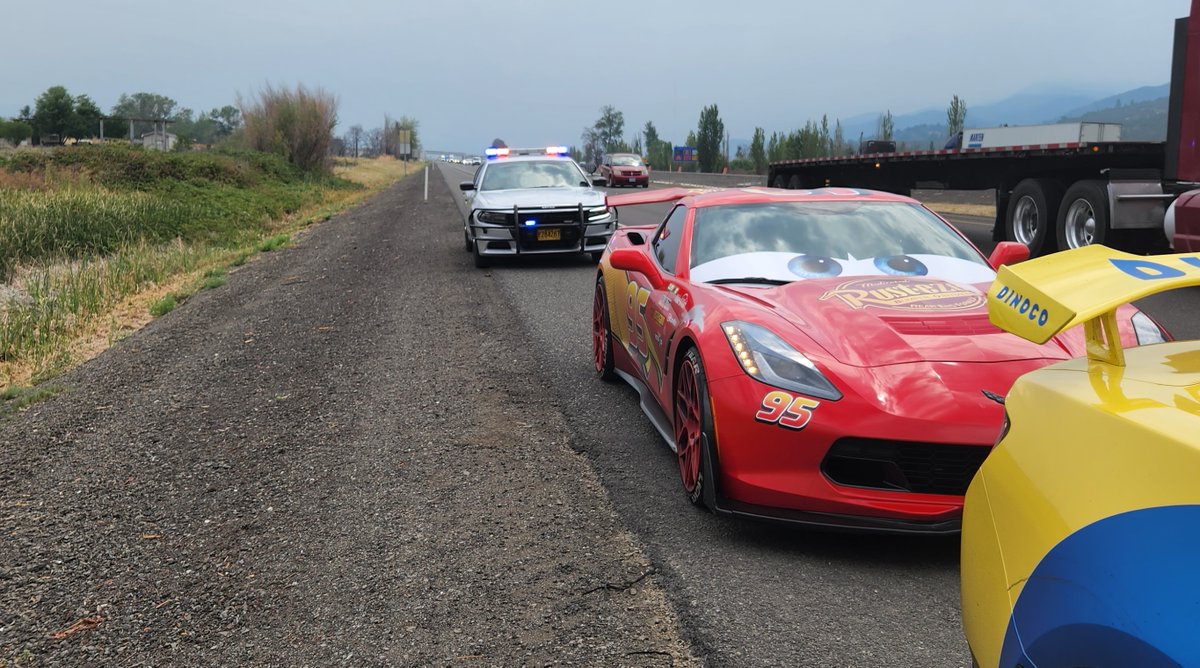 ORStatePolice's tweet image. You would have to see it to believe it. 

OSP received a driving complaint regarding 2 very specific vehicles.  Trooper stopped “Lightning McQueen” for Following too Close &amp;amp; “Dinoco” pulled over too.  “McQueen” was warned.

#Kachow  #HighwaySafety