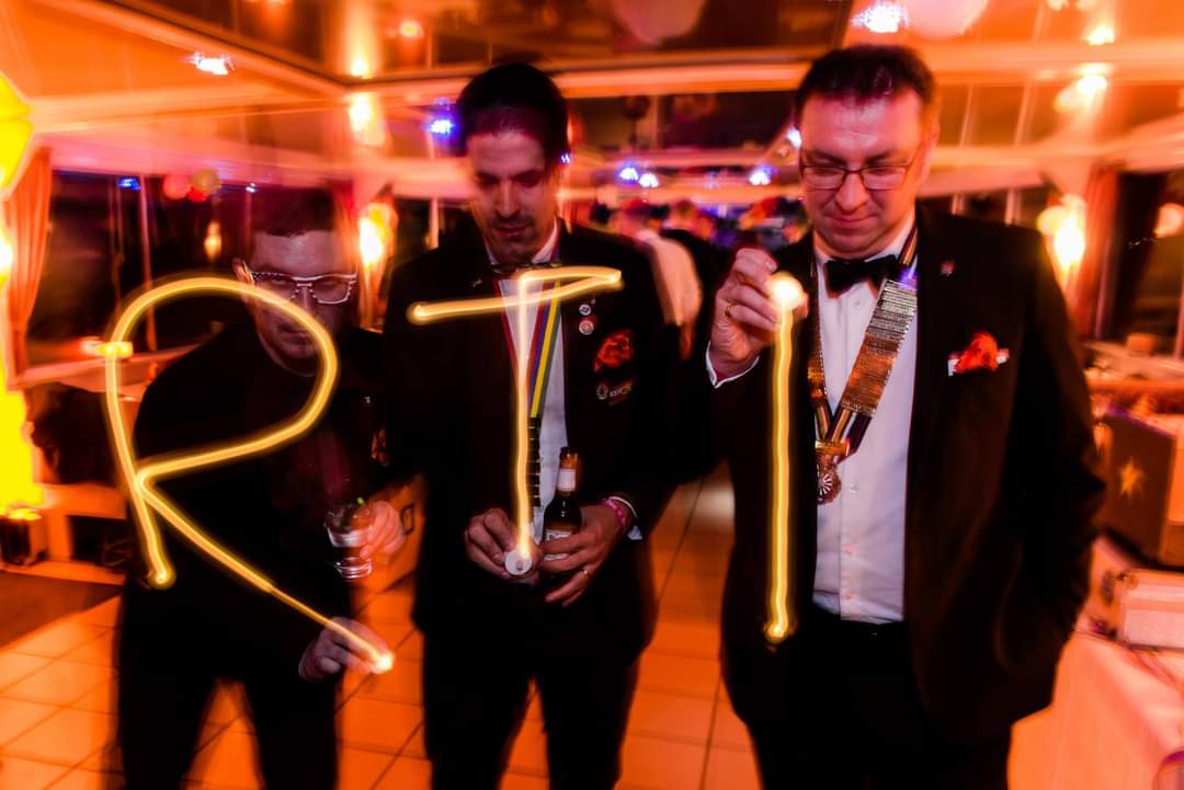 RoundTableInt's tweet image. Be the light in each other's lives.

Photo by Markus Hammrich, Wiesbaden (Germany), March 2015.

#StrongerTogether #TableThrowback #ThrowbackThursday