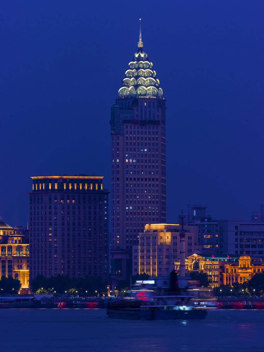 ShanghaiEye's tweet photo. The rythem of the blues on the Bund.
So, shall we dance tonight.🌠
#shanghaieye #loveshanghai #liveinshanghai #shanghaibund #thebundshanghai #thebund #shanghainight #shanghainights #exploreshanghai #shanghaicity https://t.co/FLOFY75mS8