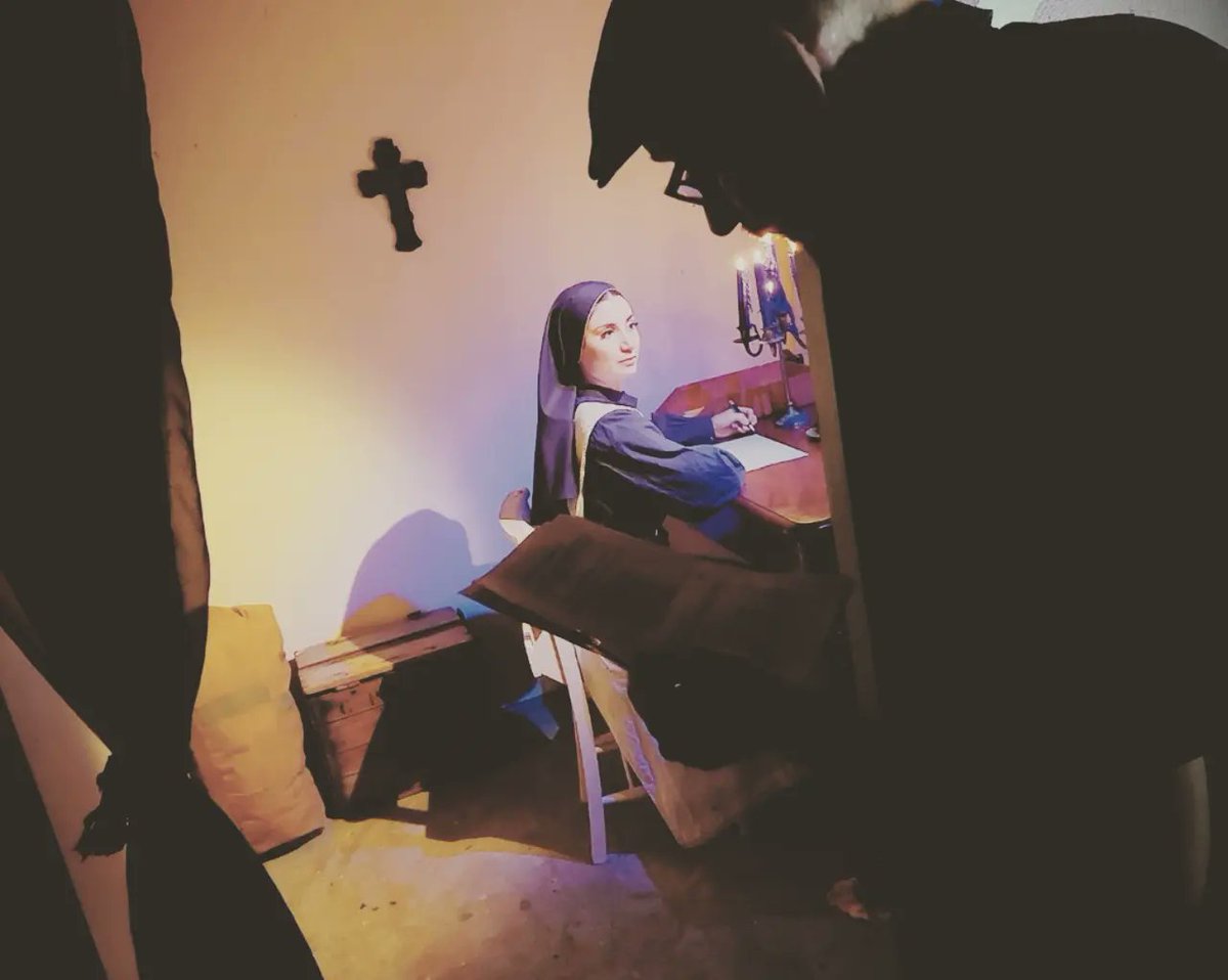 Some BTS shots from 'Fleurs du Mal'. Such a wonderful group of people to work with 🖤
🎬 : Video Shop Tales of Terror
#actress #britishactress #indiefilmactors #womeninfilm #indiefilm #supportindiefilm #onset #filmmaking #actresslife #actresslifestyle #shortfilm