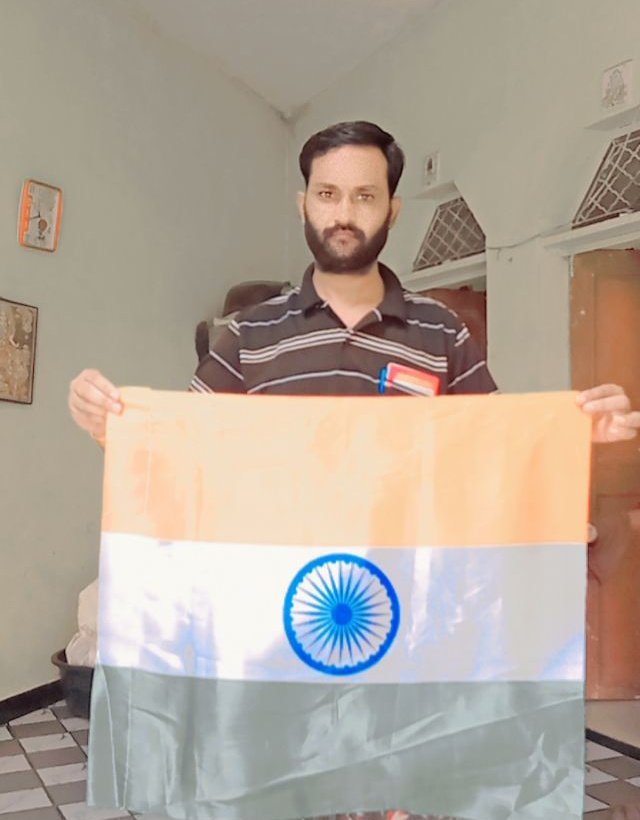 RavikantSen9's tweet photo. पास के पोस्ट आफिस से तिरंगा खरीदे ओर #हर_घर_तिरंगा_अभियान का हिस्सा बने https://t.co/lNtjDPxpyP