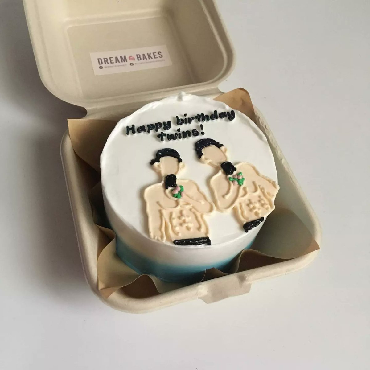 dreambakesph's tweet photo. Portrait cakes 🧑👧
.
.
.
#dreambakesph #minimalistcakes #bentocake #koreanlunchboxcake #lunchboxcake #koreancakestyle #koreancake #minicakes #cakes #cakesph https://t.co/erwhI7VrX7