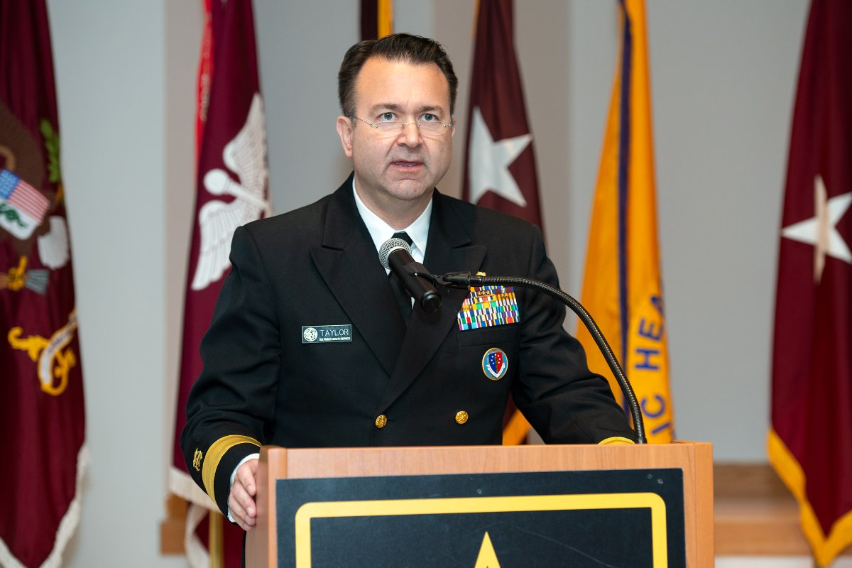 #ArmyPublicHealth welcomed <a href="/DOD_DHA/">Defense Health Agency</a> Director Lt. Gen. Ronald Place and DHA Director of Public Health Rear Adm. Brandon Taylor for the morning Plenary session of the 2022 Army Public Health Course, which brings together public health professionals from across the Army.