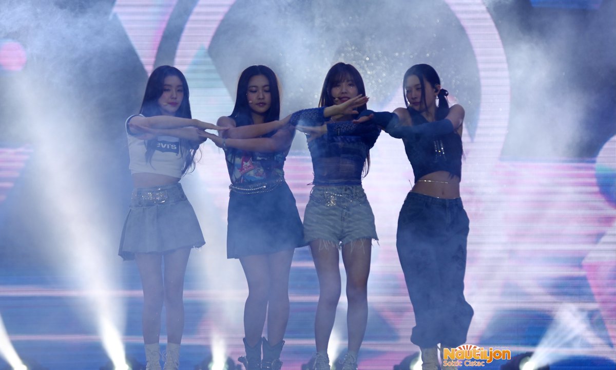 nautiljon's tweet photo. #LiveReport : Le #MIKFESTIVAL (@mikfestival) a fait danser des milliers de fans !
🎤 https://t.co/bjQpIReyfk
#KPop #HOLLAND #CherryBullet #GoldenChild #CHUNGHA #VIVIZ #PENTAGON #SUHO #RedVelvet
#KHipHop #pH1 #DOK2 #Jessi #EpikHigh #LeeHi #GRAY #Loco #JayPark
#festival #concert https://t.co/tkVguMWz2f