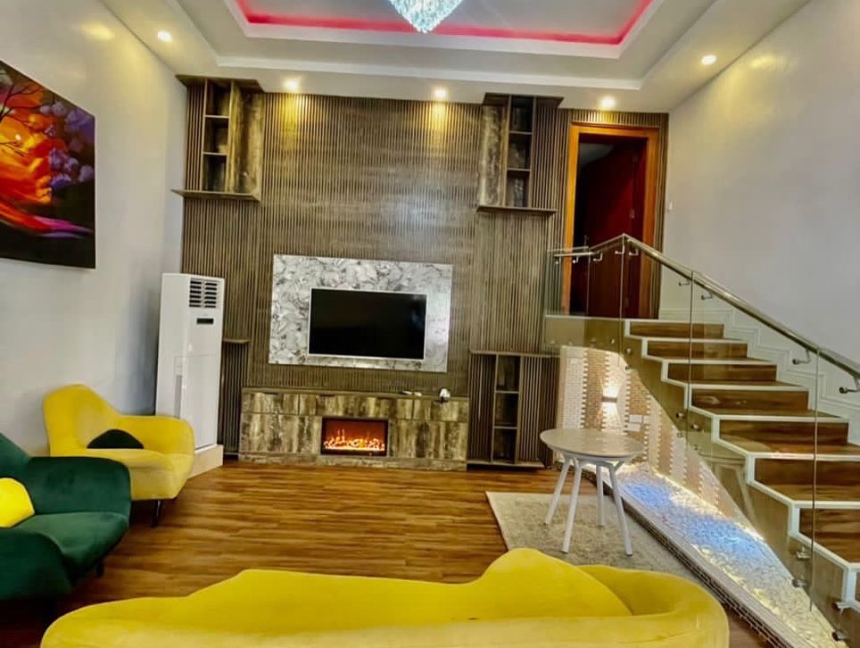 experience_DH's tweet photo. Looking for trendy short let apartment to have your weekend getaway?
Book our Luxury homes in Abuja.
Send us a Dm to book your stay!
#shortlethomes #shortletlekki #airbnb #explore #explorepage #abujaapartment #shortletsabuja #BBNajia #BigBrotherNaijaS7 https://t.co/fII90khIIo