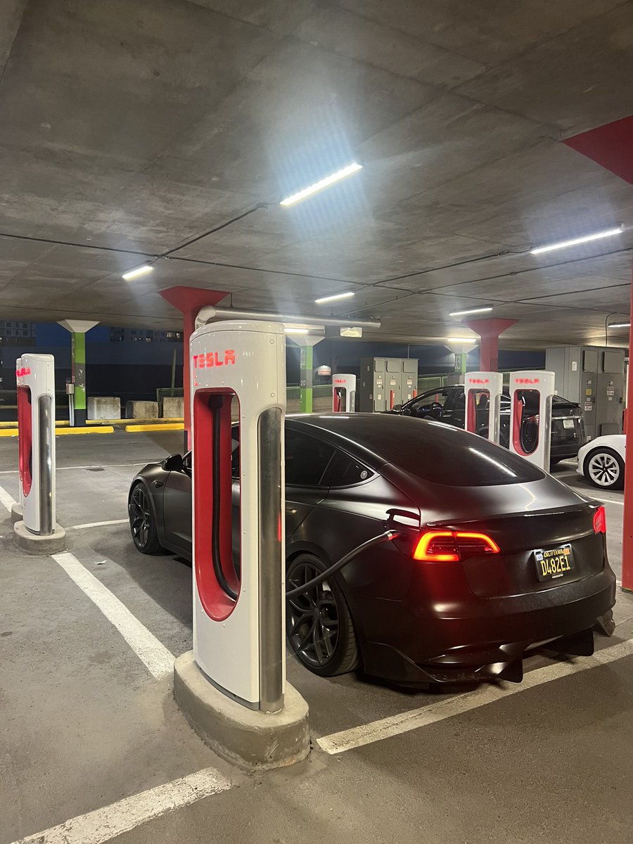 Robzdik01 tweet media