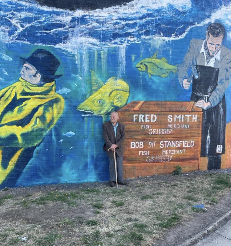 Aww my 90 year old grandad Bob Stansfield next to the Grimsby Murial with his name on it ❤️ #grimsby #grimsbyfish #proud