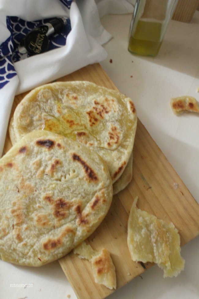 kidsanchic's tweet photo. Saffron unleavened bread  #breadbakers  #kidsandchic https://t.co/YrPNQevnG5 https://t.co/vfww6tG3gD