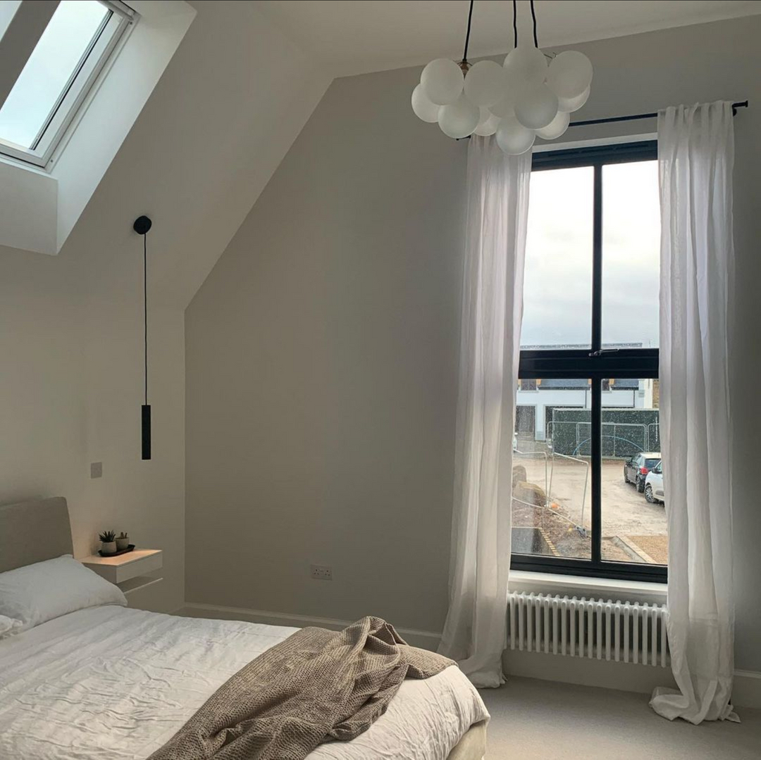 Urbansize_home's tweet photo. wipe to see how you’re styling the white floating bedsides in your homes. 👉 If you’re wanting to paint your bedside, these are the best to start with. They already have a primer and a base layer, so give them a light sand and they’re ready to be painted. 🎨

1 📷 @bu https://t.co/f0IvVyA6bw