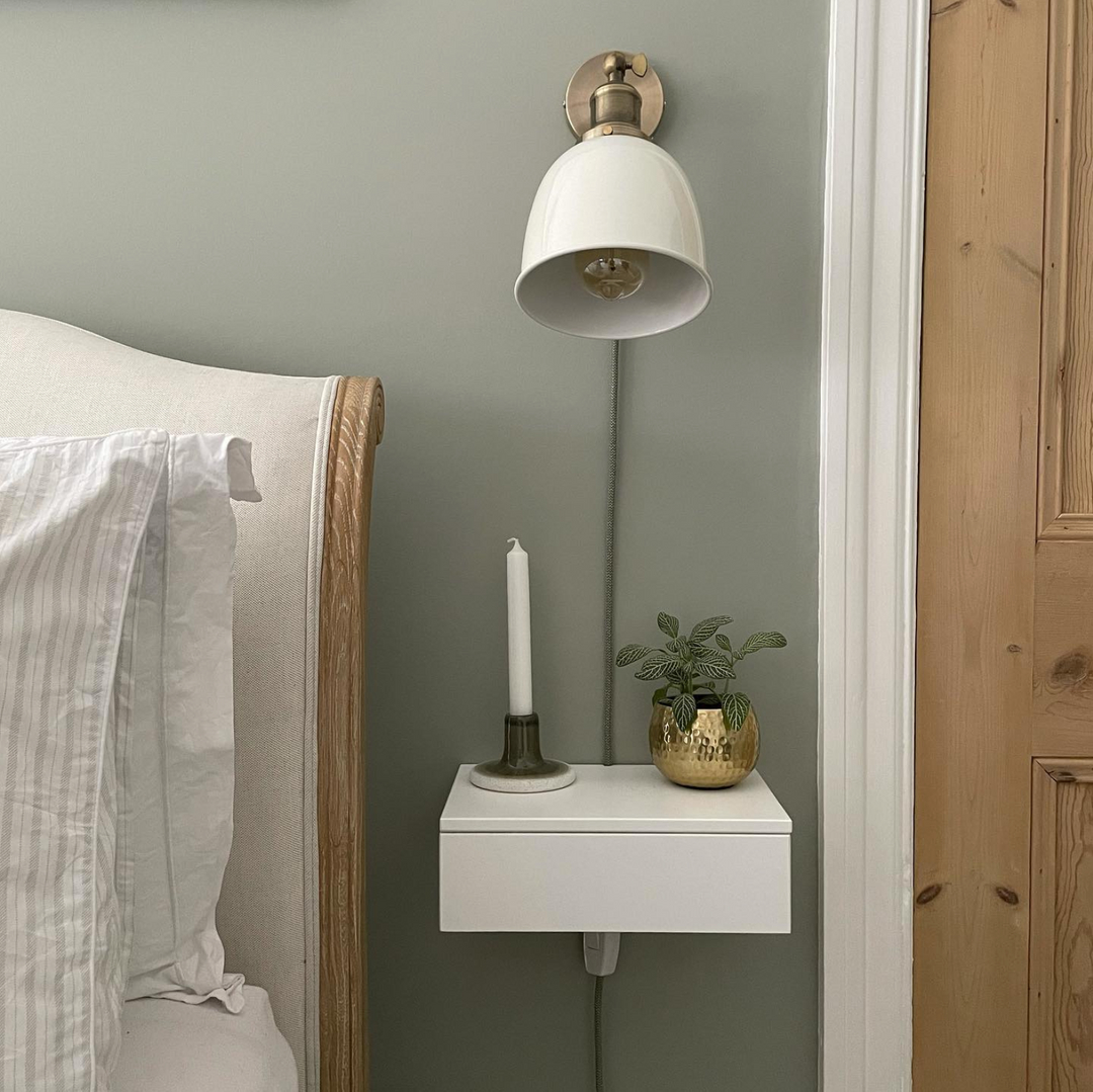 Urbansize_home's tweet photo. wipe to see how you’re styling the white floating bedsides in your homes. 👉 If you’re wanting to paint your bedside, these are the best to start with. They already have a primer and a base layer, so give them a light sand and they’re ready to be painted. 🎨

1 📷 @bu https://t.co/f0IvVyA6bw